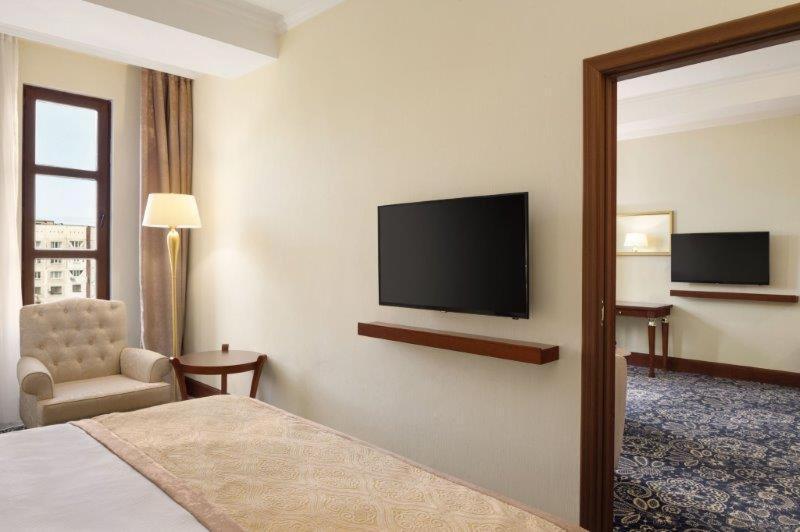 Ramada By Wyndham Almaty Hotel Buitenkant foto