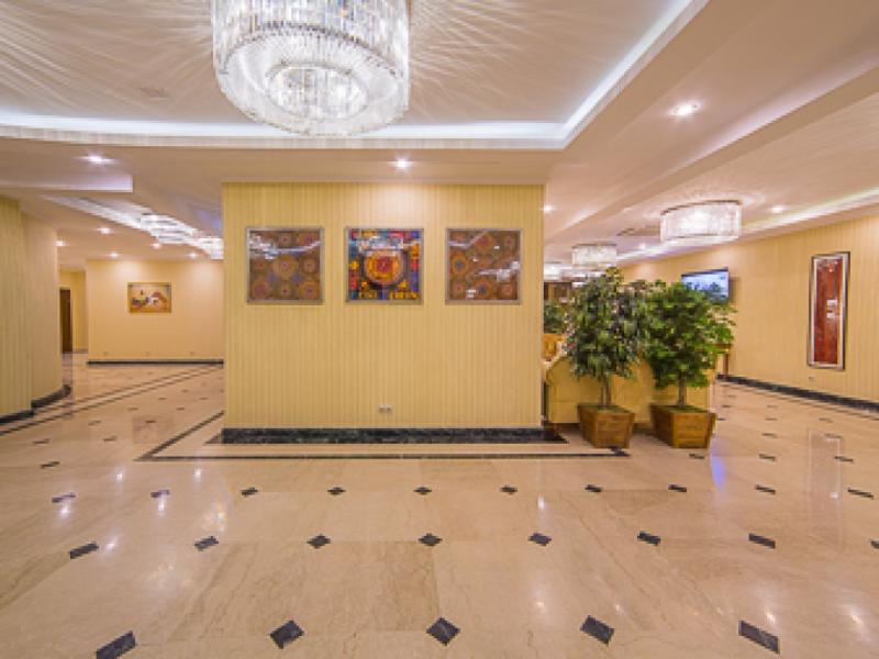 Ramada By Wyndham Almaty Hotel Buitenkant foto