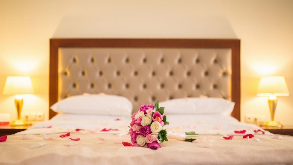 Ramada By Wyndham Almaty Hotel Buitenkant foto